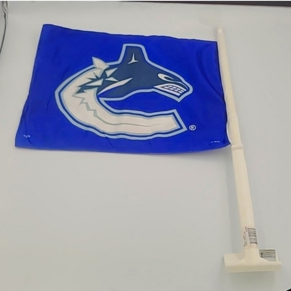NHL | Vancouver Canucks Car Flag